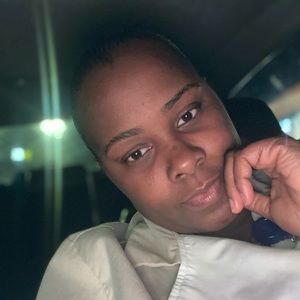 Meet your Posher, Ebony